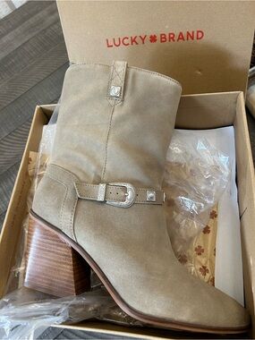 Lucky Brand Beige Suede Western Block-Heel Boot size 12